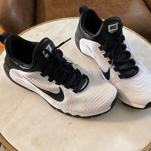 Nike pro size 11
